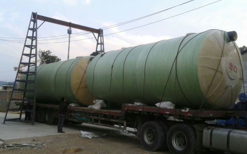 玻璃鋼化糞池發(fā)貨現(xiàn)場(chǎng)